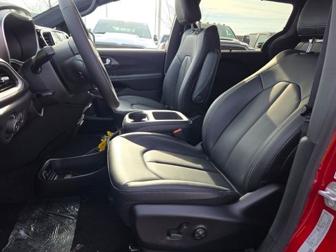 New 2026 Chrysler Pacifica Select image 23