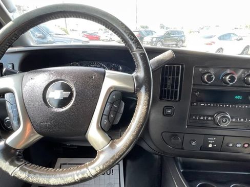 Used 2017 Chevrolet Express 2500 Extended RWD image 15