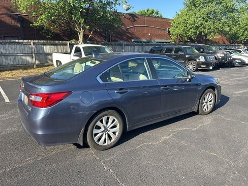 Used 2017 Subaru Legacy 2.5i Premium AWD/4WD image 3