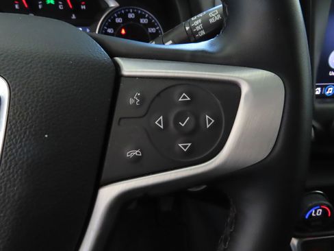 Used 2024 GMC Terrain SLT image 15