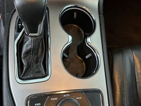Used 2018 Jeep Grand Cherokee Limited AWD/4WD image 17