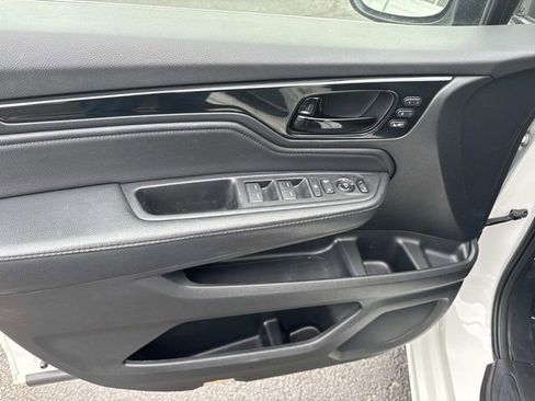 Used 2021 Honda Odyssey Touring image 17