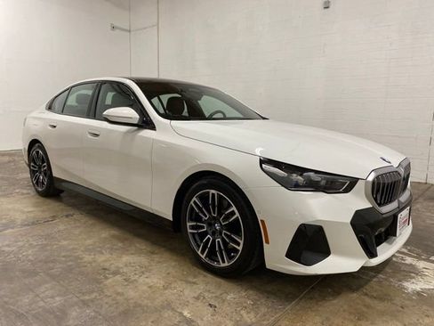 Used 2026 BMW 530i RWD image 7