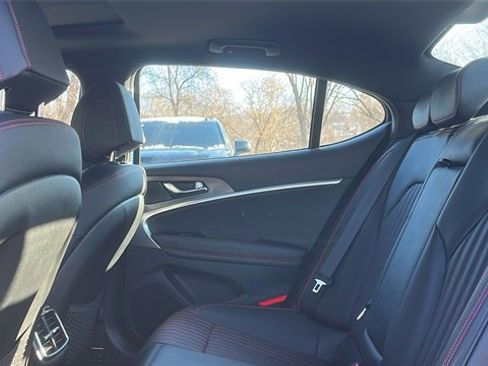 Used 2025 Genesis G70 3.3T Advanced image 18