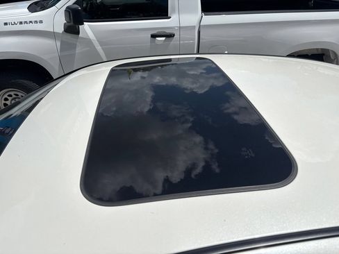 Used 2021 INFINITI Q50 Luxe w/ Seat & Sound Package RWD image 16