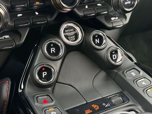 Used 2020 Aston Martin V8 Vantage Coupe RWD image 18