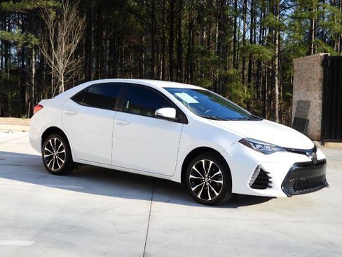 Used 2018 Toyota Corolla SE image 25