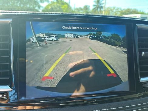 Used 2024 Chrysler Pacifica Limited w/ S Appearance Package image 14