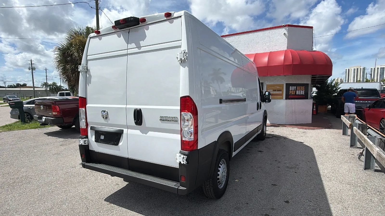 Used 2025 RAM ProMaster 2500 w/ Convenience Group FWD image 5
