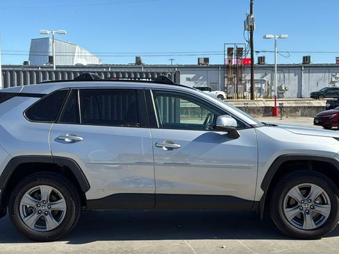 Used 2024 Toyota RAV4 XLE w/ Convenience Package image 6