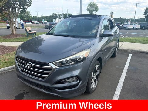 Used 2016 Hyundai Tucson Limited w/ Option Group 03 FWD image 8