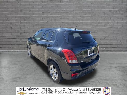 Used 2020 Chevrolet Trax LS w/ Tint and Cruise Package FWD image 5