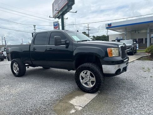 Used 2009 GMC Sierra 2500 SLT w/ Entertainment Package AWD/4WD image 4