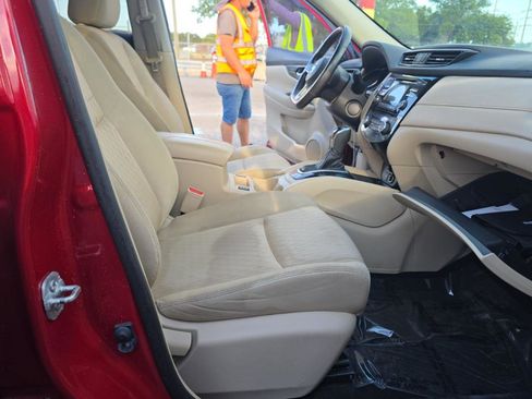Used 2017 Nissan Rogue SV FWD image 11
