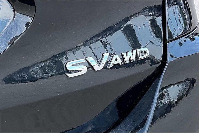 Certified 2017 Nissan Rogue SV w/ SV Premium Package AWD/4WD image 23