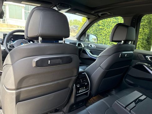 Used 2025 BMW X5 M60i w/ Climate Comfort Package AWD/4WD image 12