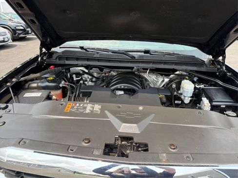 Used 2018 Chevrolet Silverado 1500 LT AWD/4WD image 11