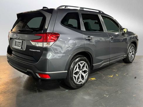 Used 2024 Subaru Forester Premium AWD/4WD image 3
