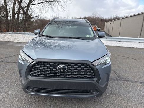 Used 2024 Toyota Corolla Cross LE image 2