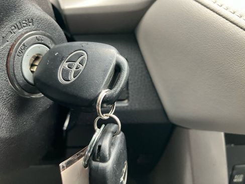 Used 2016 Toyota RAV4 XLE AWD/4WD image 22