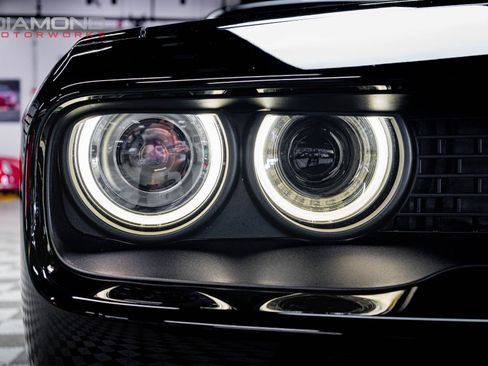 Used 2016 Dodge Challenger SRT Hellcat RWD image 24
