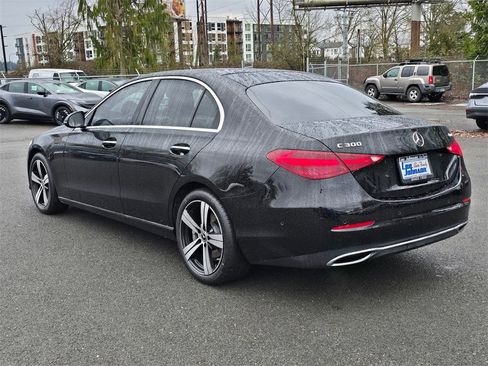 Used 2025 Mercedes-Benz C 300 4MATIC Sedan image 3