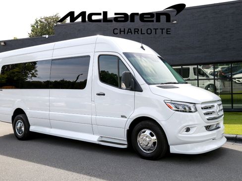 Used 2023 Mercedes-Benz Sprinter 3500 image 2