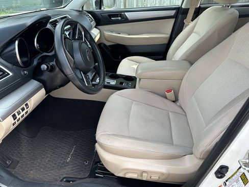 Used 2019 Subaru Outback 2.5i Premium AWD/4WD image 11