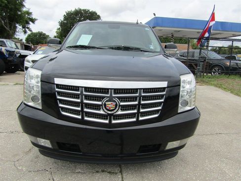 Used 2011 Cadillac Escalade ESV Premium RWD image 1
