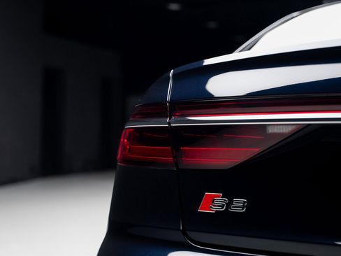 Used 2024 Audi S8 image 27