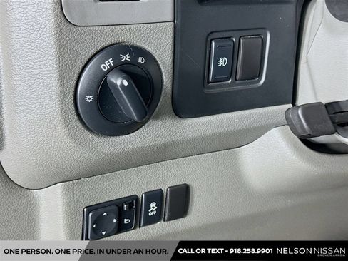Used 2019 Nissan NV 3500 SL RWD image 10