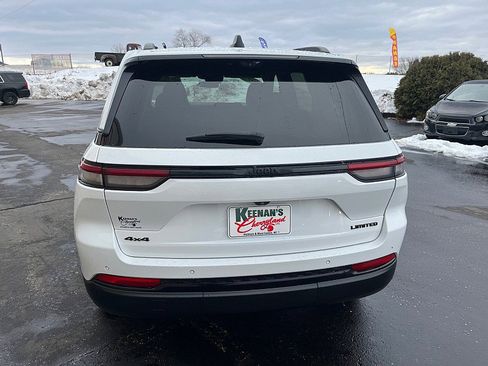 Used 2023 Jeep Grand Cherokee Limited w/ Luxury Tech Group II image 9