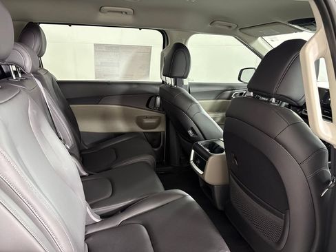 New 2026 Kia Carnival EX FWD image 46