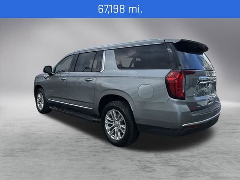 Used 2023 GMC Yukon XL SLT w/ SLT Premium Package image 3