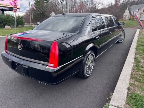 Used 2011 Cadillac DTS Limousine FWD image 5