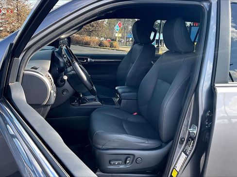 Used 2023 Lexus GX 460 Premium image 8