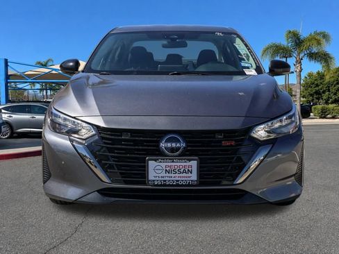 Used 2025 Nissan Sentra SR FWD image 9