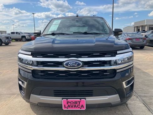 Used 2024 Ford Expedition Max Limited AWD/4WD image 2