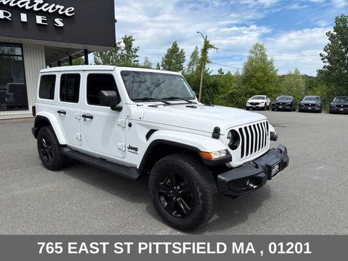 Used 2022 Jeep Wrangler Unlimited Sahara AWD/4WD image 10