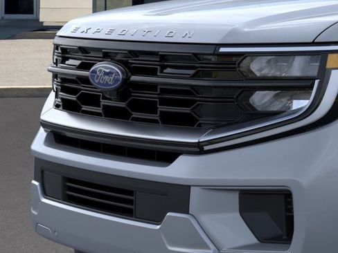 New 2026 Ford Expedition Max Platinum w/ Driver's Package AWD/4WD image 17