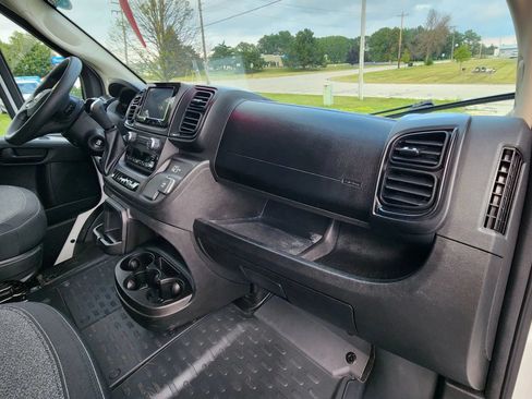 Used 2025 RAM ProMaster 2500 w/ U-Haul Equipment Group FWD image 19