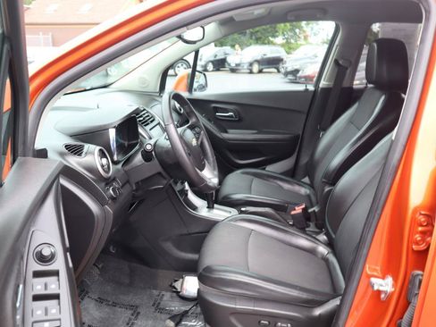 Used 2016 Chevrolet Trax LT w/ LT Convenience Package AWD/4WD image 18