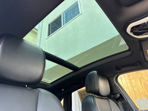 Used 2018 Porsche Macan S AWD/4WD image 19