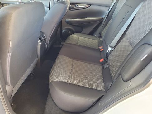 Certified 2022 Nissan Rogue Sport SV image 6