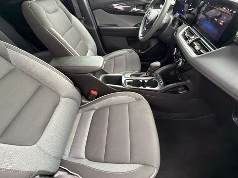 Used 2025 Chevrolet TrailBlazer LT FWD image 25