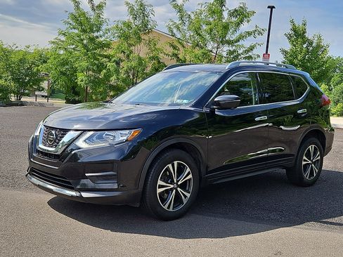 Certified 2019 Nissan Rogue SV w/ Premium Package AWD/4WD image 3