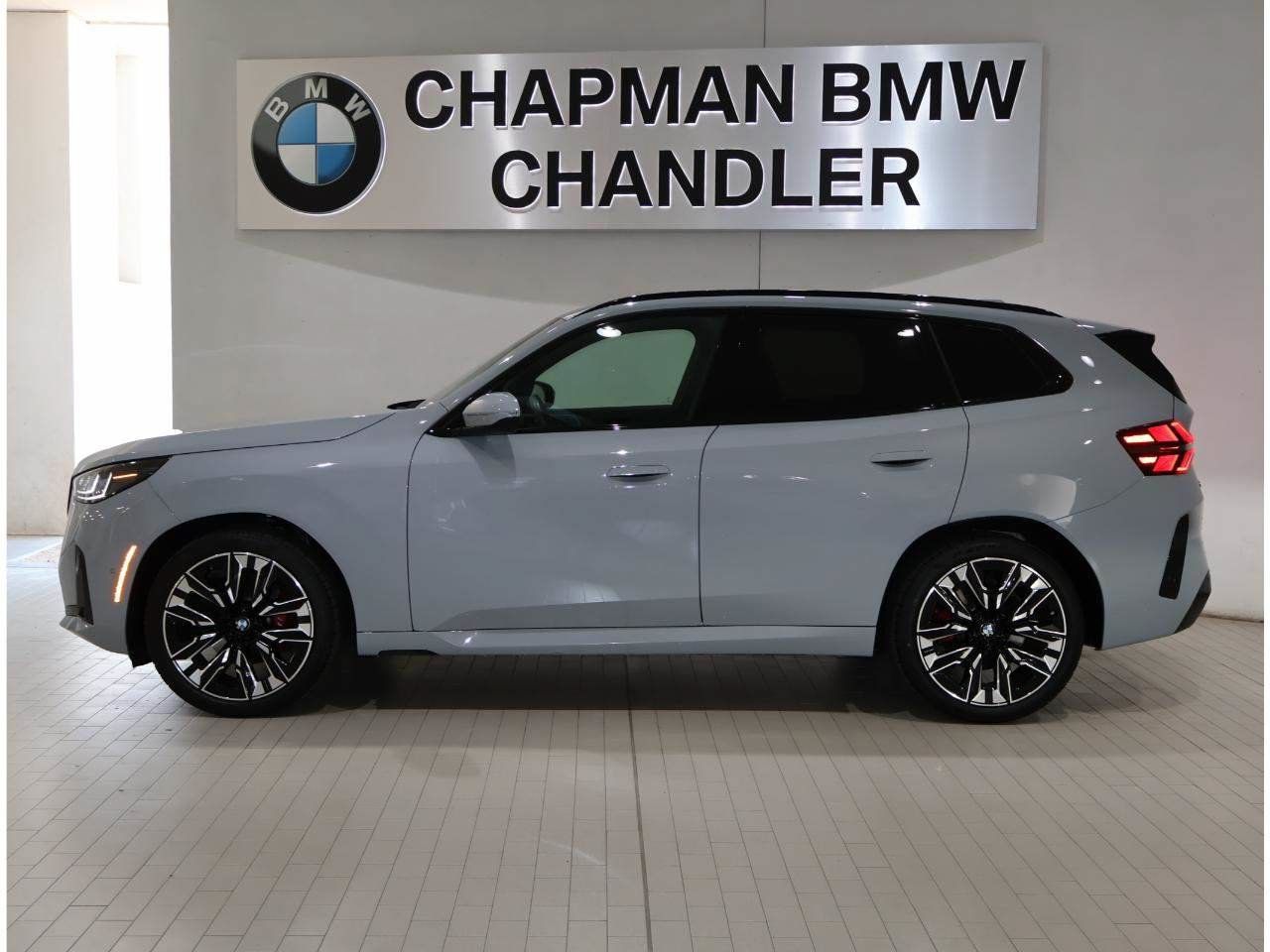 Certified 2025 BMW X3 xDrive30i w/ M Sport Package AWD/4WD image 3