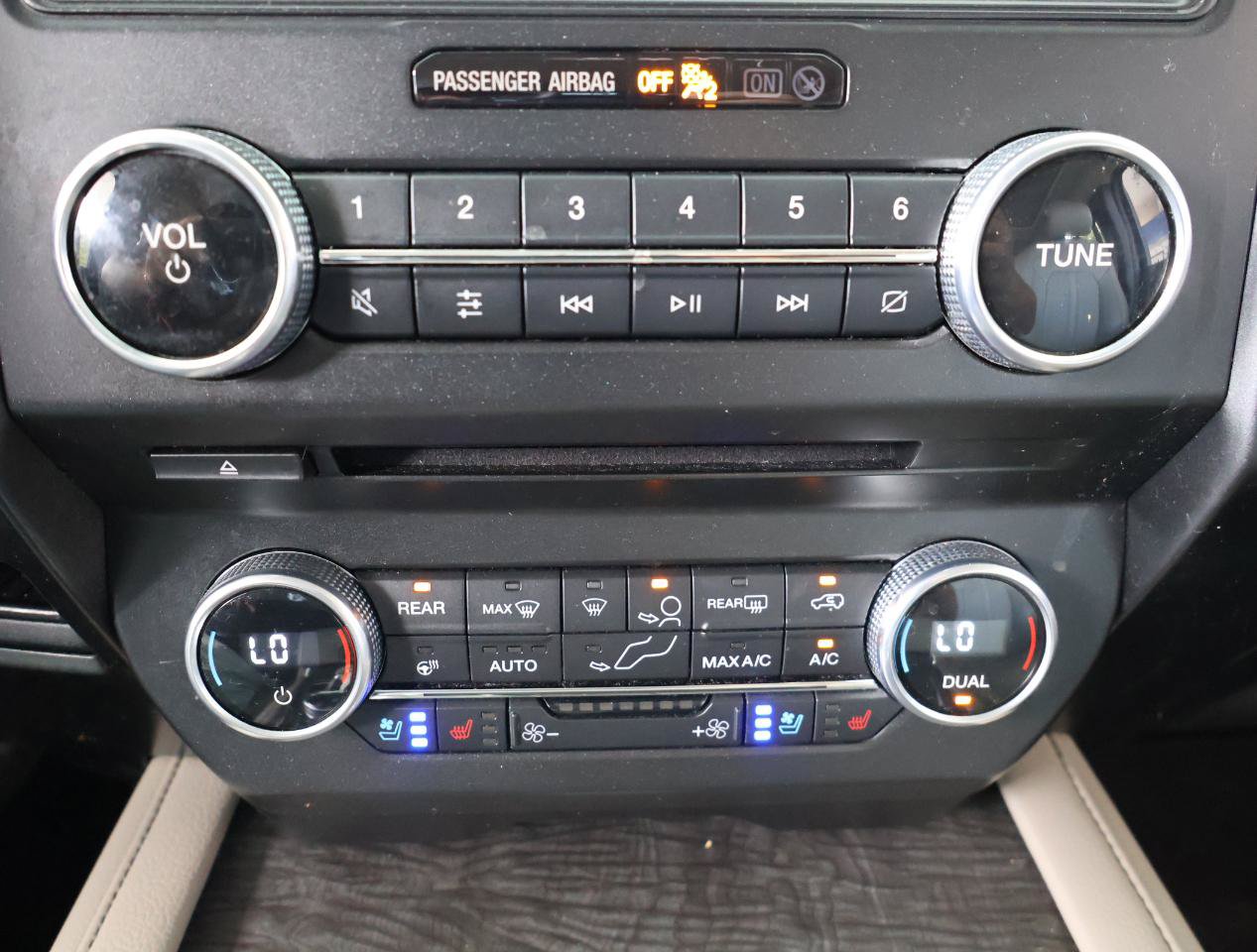 Used 2018 Ford Expedition Limited w/ Equipment Group 302A RWD image 45