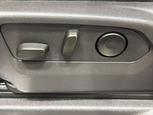 Used 2025 GMC Sierra 1500 Elevation image 19