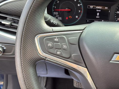 Used 2020 Chevrolet Malibu LT FWD image 12